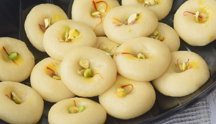 एक बार जरूर बनाकर देखें काजू पेड़ा, हर दिल अजीज होता है इसका स्वाद, तारीफों की हो जाएगी बौछार #Recipe