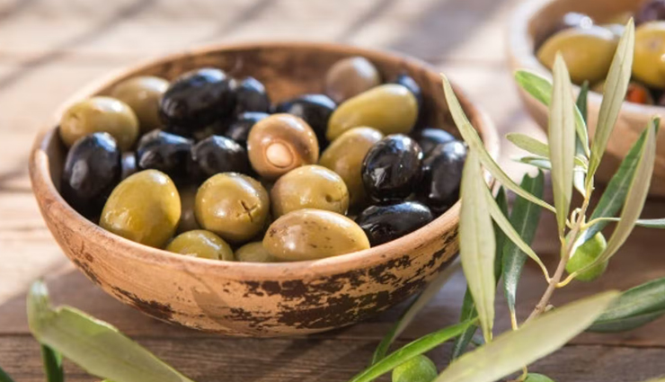 7 Surprising Health Benefits of Kalamata Olives - lifeberrys.com