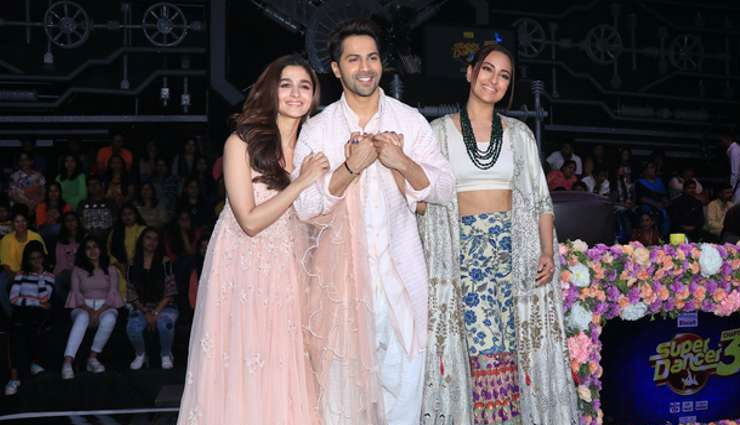 alia bhatt,varun dhawan,sonakshi sinha,kalank,kalank promotion,karan johar,super dancer 3,Shilpa Shetty,kalank movie promotion pics,bollywood,bollywood news hindi,bollywood gossips hindi,madhuri dixit,sanjay dutt