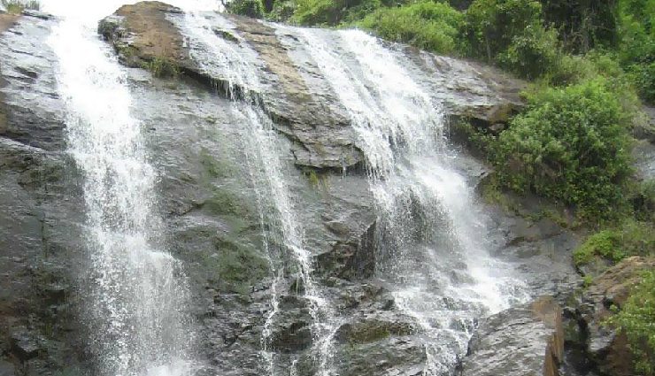 karnataka waterfalls to explore,amazing waterfalls in karnataka,best waterfalls to visit in karnataka,karnataka stunning waterfall spots,must-see waterfalls in karnataka,karnataka picturesque waterfall destinations,explore karnataka breathtaking waterfalls,top cascades to visit in karnataka,karnataka natural waterfall wonders,karnataka waterfall travel guide