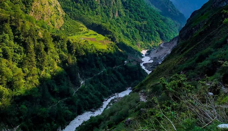 dharchula travel,least explored places dharchula,hidden gems in dharchula,offbeat destinations uttarakhand,dharchula tourism,panchachuli peaks trekking,adi kailash pilgrimage,narayan ashram,kali river activities,om parvat trekking