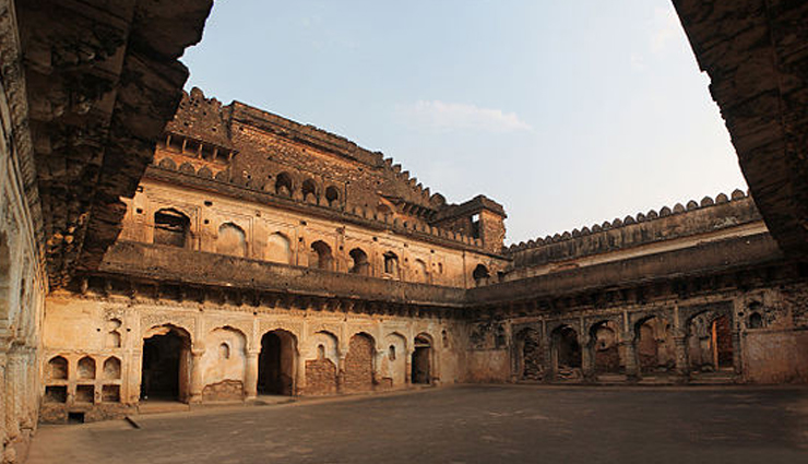 famous forts in uttar pradesh,historical forts in uttar pradesh,architectural marvels in uttar pradesh,uttar pradesh iconic forts,exploring the forts of uttar pradesh,must-visit forts in uttar pradesh,rich heritage of uttar pradesh forts,fort tourism in uttar pradesh,discovering the legacy of uttar pradesh forts,exploring the historical forts of uttar pradesh