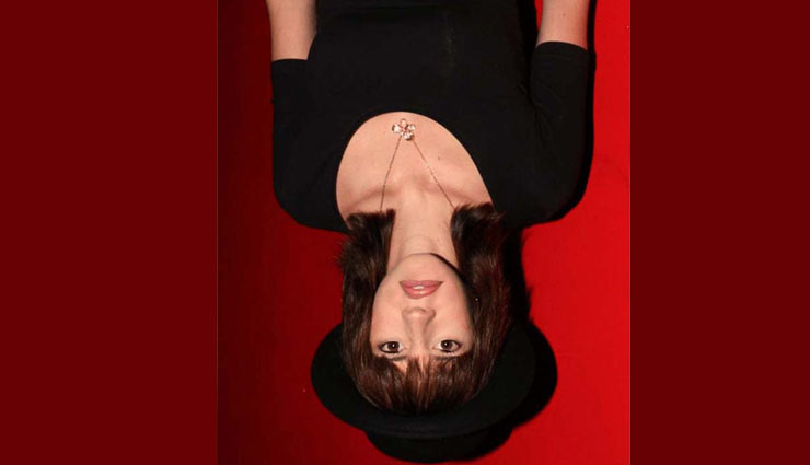 सावधान! इन हस्तियों की तस्वीरे सीधी करके ना देखे photoshop images of bollywood celebs,weird pics of celebs,weird news,weird bollywood news