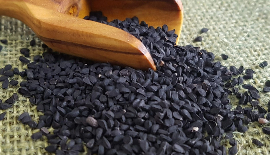 8 DIY Ways To Use Kalonji for Skin and Hair