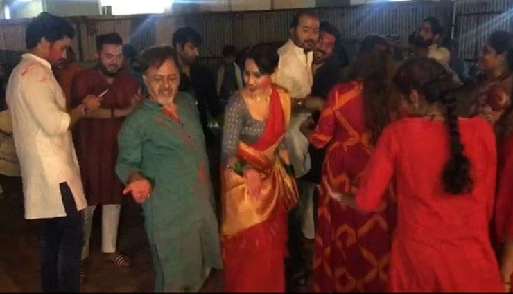 टीवी एक्ट्रेस काम्या पंजाबी ने धूमधाम से किया बप्पा का विसर्जन, सीटी मार-मार कर खूब मचाया धमाल