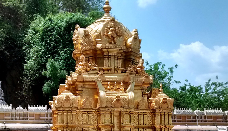 navratri 2024,kanaka durga temple,andhra pradesh,vijayawada durga temple,kanaka durga history,powerful durga temples,indrakiladri hill,dasara festival,kanaka durga mythology,south india pilgrimage