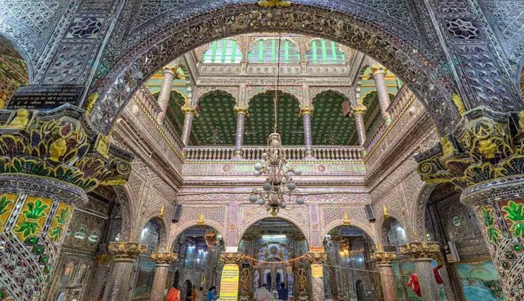 temples in indore,famous temples of indore,sacred places in indore,holy shrines in indore,must-visit temples in indore,ancient temples of indore,spiritual destinations in indore,popular religious sites in indore,temples with historical significance in indore,divine pilgrimage spots in indore