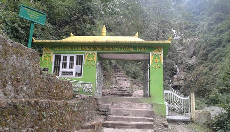 national parks,national parks in north east india,india national park,india tourism,kanchendzonga national park,kaziranga national park,dibru-saikhowa national park,manas national park,nameri national park,orang national park,travel,holidays,travel guide