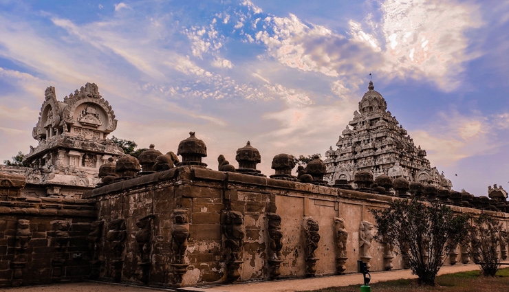marina beach,chennai,tamil nadu beaches,longest urban beach,tourist attractions in chennai,meenakshi temple,madurai,tamil nadu temples,dravidian architecture,historical landmarks,ooty,ootacamund,tamil nadu hill stations,nilgiri mountains,tea gardens,kodaikanal,tamil nadu hill stations,kodaikanal lake,coaker walk,tourist spots