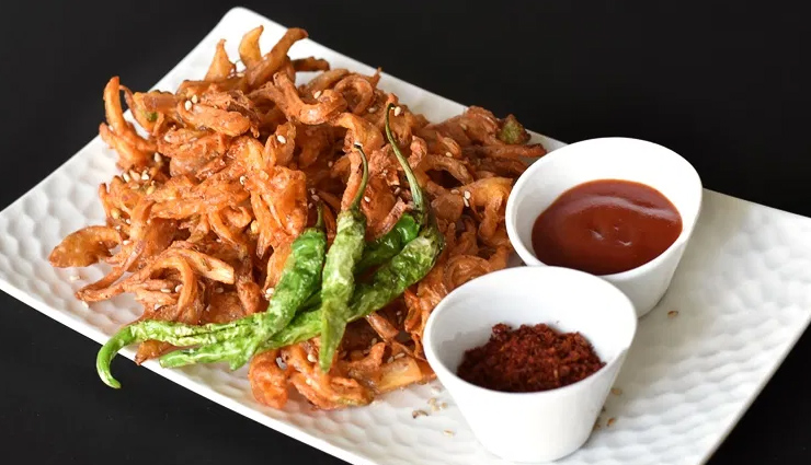 Monsoon Recipe- Enjoy The Rains With Hot Kanda Bhaji