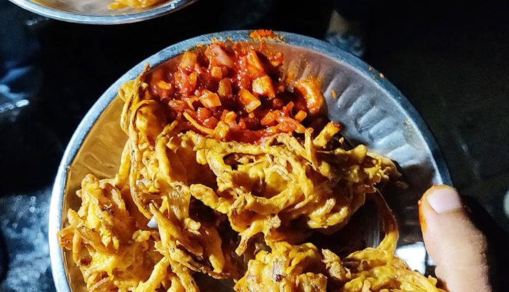 monsoon recipe,kanda bhaji,snacks recipe,recipe