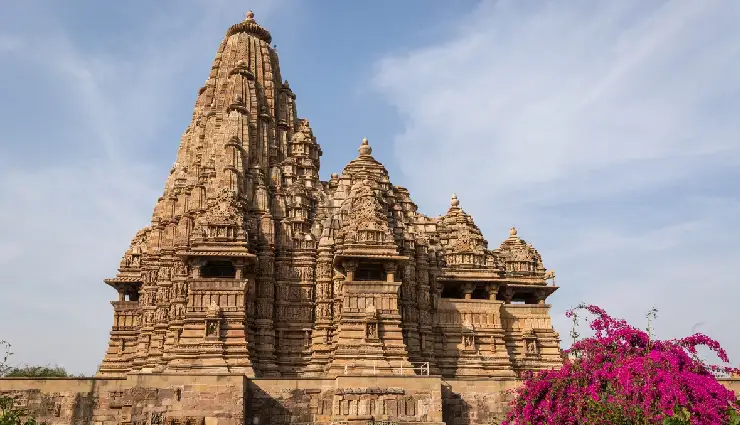 madhya pradesh shiva temples,mahakaleshwar jyotirlinga,omkareshwar temple,shiva pilgrimage india,jyotirlinga temples,spiritual travel madhya pradesh,sacred sites india