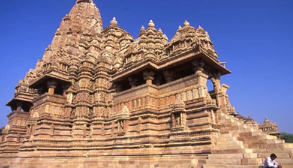 madhya pradesh temples,famous temples in madhya pradesh,mahakaleshwar temple ujjain,omkareshwar temple khandwa,kandariya mahadev temple khajuraho,chaturbhuj temple khajuraho,chausath yogini temple jabalpur,pitambara peeth datia,jyotirlinga temples,unesco temples india