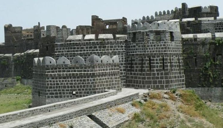 famous forts in maharashtra,maharashtra forts to visit,historical forts in maharashtra,best forts in maharashtra,top forts in maharashtra,forts of shivaji in maharashtra,maharashtra fort tourism