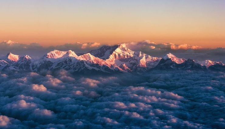 deadliest mountains,world most dangerous peaks,dangerous mountain climbs,treacherous summits,high-risk mountaineering,perilous mountain ascents,risky mountain expeditions,deadly mountain peaks,extreme climbing challenges,dangerous alpine adventures