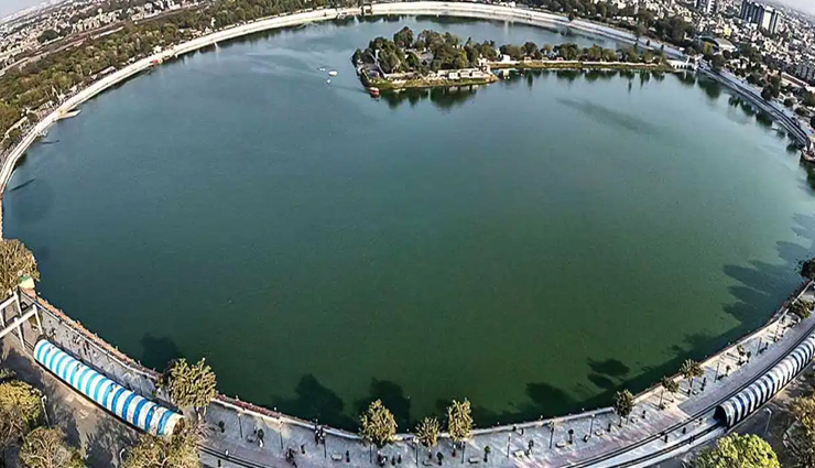 engaging experiences,ahmedabad,unesco urban heritage site,sabarmati river,ancient mosques,intricately crafted temples,outstanding museums,gujarati cuisine,sabarmati ashram,kankaria lakefront,akshardham temple,vintage car museum,jama masjid,bhadra fort,calico museum,law garden’s night market,manek chowk,gujarat science city ahmedabad,sunset drive-in cinema,indian independence,gandhigiri,spiritual principles,indo-islamic architecture,archaeological survey of india (asi),textile heritage,nighttime shopping,scientific curiosity,open-air screen,cultural festival,romantic stroll,light and sound show,drive-in cinema,museum replete with mementos and photographs,pink sandstone,vintage and classic cars,spiritual enthusiasts,world-class collections,cultural music performances,nighttime screenings,cultural ambiance