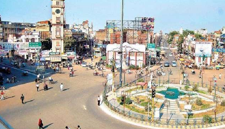 must visit places in uttar pradesh,lucknow tourist attractions,ayodhya pilgrimage sites,sarnath buddhist sites,agra taj mahal,mathura lord krishna,varanasi ganga aarti,prayagraj triveni sangam,kanpur historical landmarks,vrindavan iskcon temple,jhansi rani lakshmibai