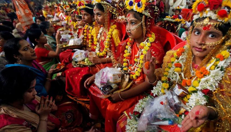 Navratri Special 2019: नवरात्रि में दिनों के अनुसार करें कन्याओं को दान, मिलेगा मां दुर्गा का आशीर्वाद 