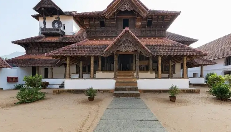 tourist attractions in kanyakumari,kanyakumari,places to visit in kanyakumari,kanyakumari beach,sunset view point,vivekananda rock memorial,padmanabhapuram palace,thanumalayan temple,thiruvalluvar statue