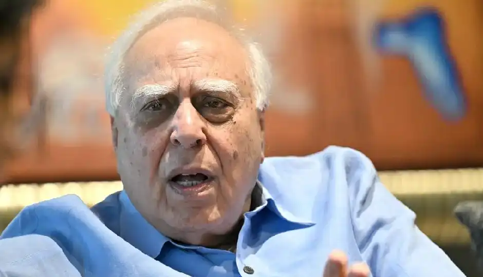 ‘सत्ता परिवर्तन कांग्रेस नहीं, जनता चाहती है’, रिजीम चेंज विवाद पर कपिल सिब्बल का पलटवार, BJP ने विपक्ष पर लगाए गंभीर आरोप