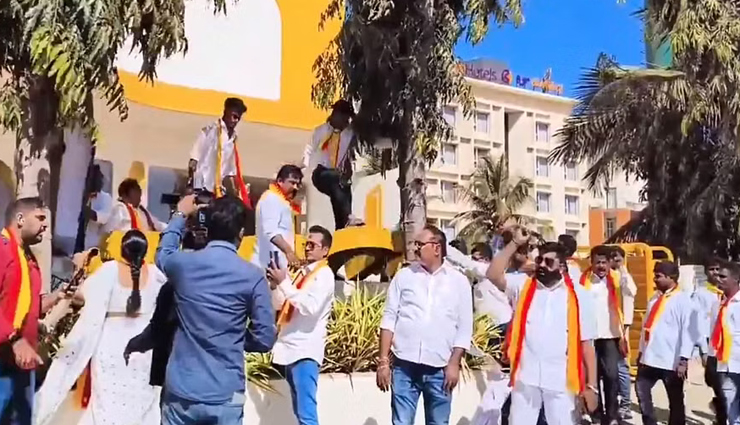 कन्नड़ भाषा थोपने को लेकर पूरे बेंगलुरु में विरोध प्रदर्शन; प्रदर्शनकारियों को लिया हिरासत में