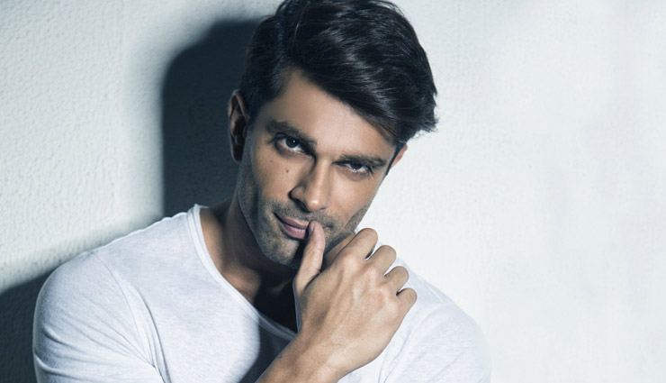 bollywood celebrities in news,no reason famous bollywood celebs,bollywood celebs,iulia vantur,jhanvi kapoor,karan singh grover,rakhi sawant,amrita arora