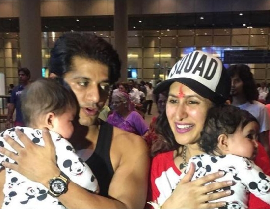 करणवीर अपनी बेटियों को लेकर आये इंडिया