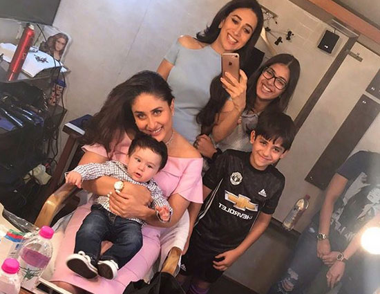 PICS Karishma and Kareena Had a Cute Surprise Moment on Their Sets