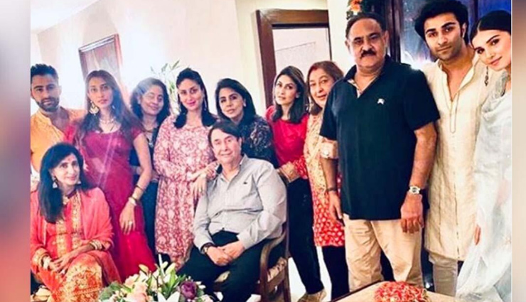 करवाचौथ के बाद कपूर परिवार ने किया Family Dinner, फ्लोरल पिंक आउटफिट में नजर आई करीना कपूर 