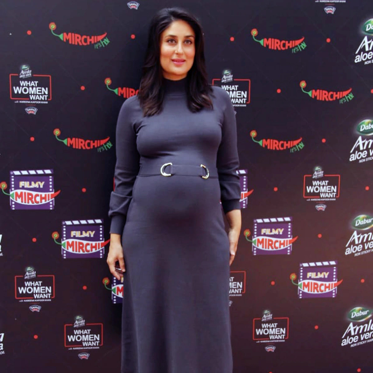 Kareena Kapoor,Kareena Kapoor Khan,kareena kapoor pregnant,kareena kapoor flaunts baby bump,kareena kapoor news,entertainment,bollywood news