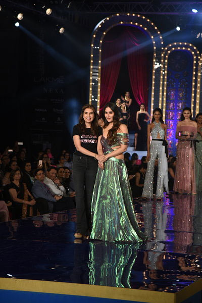 bollywood,Kareena Kapoor Khan,monisha jaisingh,lakme fashion week 2018,ramp show,fashion,fashion event