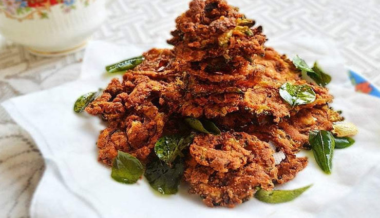 दक्षिण भारत के प्रसिद्द 'करेला चिप्स', चावल के साथ ले इसका मजा #Recipe