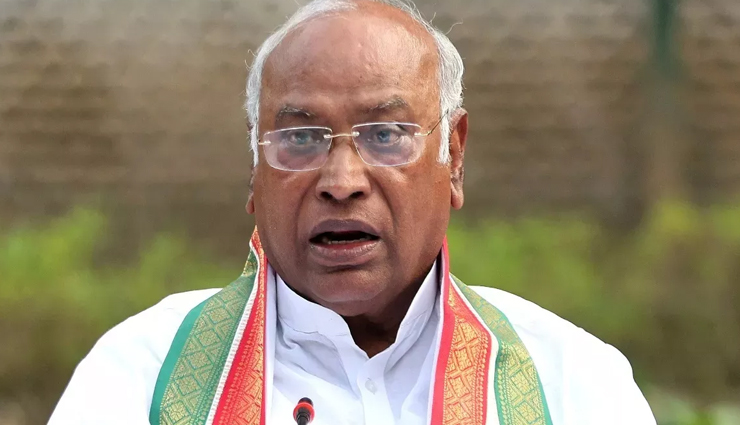 फिर दिखा भाजपा का फर्जी राष्ट्रवाद, विकलांगता पेंशन नियमों को लेकर केंद्र पर बरसे खरगे

