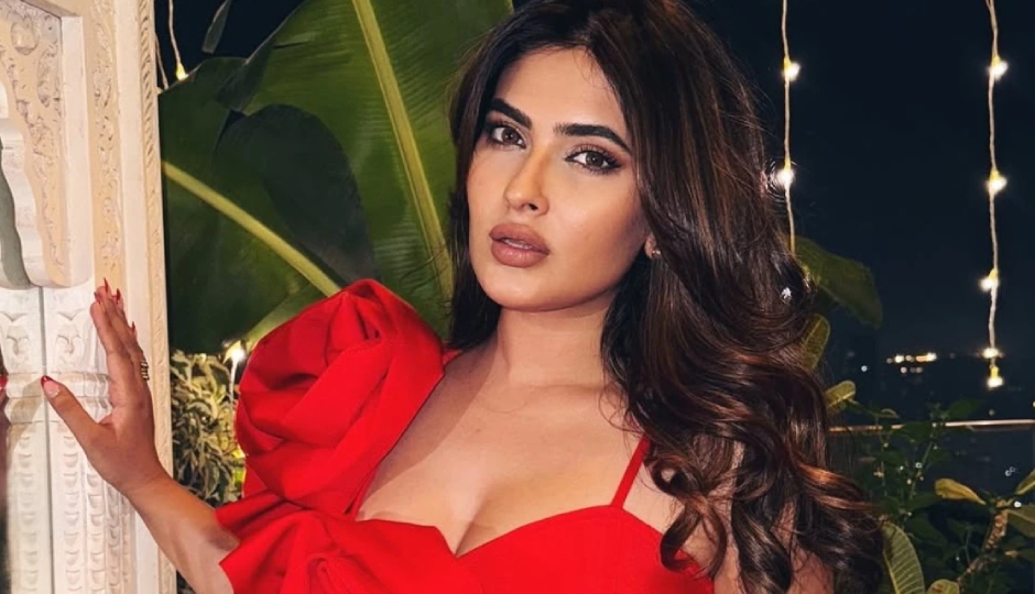 2 News : चलती ट्रेन से कूदने से घायल हुईं एक्ट्रेस, दी हेल्थ अपडेट, 60 करोड़ की ठगी मामले में कुंद्रा ने तोड़ी चुप्पी