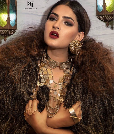 bollywood,karishma sharma,Hrithik Roshan,super 30,super 30 movie,karishma sharma hot photos