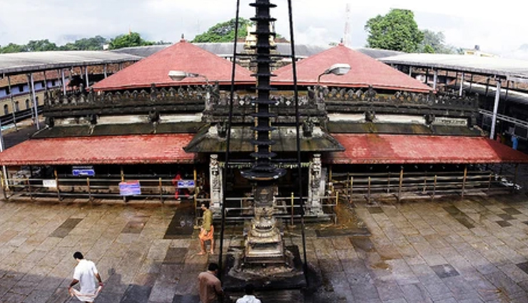 famous temples of karnataka,karnataka,kollur mookambika temple,dharmasthala manjunath temple,murudeshwar shiva temple,kukke subramanya temple,mahableshwar temple