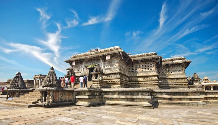 ancient temples of karnataka,karnataka,temples in karnataka,virupaksha temple,hampi,hoysaleswara temple,halebidu,chennakeshava temple,belur,vidyashankara temple,sringeri,bhutanatha temple,badami,durga temple,aihole,mallikarjuna temple,pattadakal