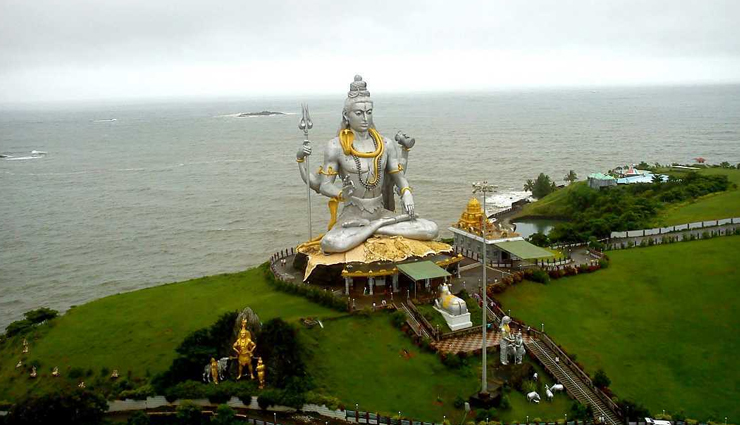 famous temples of karnataka,karnataka,kollur mookambika temple,dharmasthala manjunath temple,murudeshwar shiva temple,kukke subramanya temple,mahableshwar temple