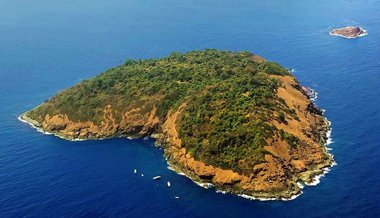 tourist places in karnataka,karnataka,least explored places in karnataka,st marys island,shettihalli church,netrani island,honnemaradu,bandaje falls,maravanthe beach