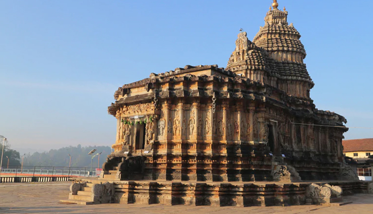 ancient temples of karnataka,karnataka,temples in karnataka,virupaksha temple,hampi,hoysaleswara temple,halebidu,chennakeshava temple,belur,vidyashankara temple,sringeri,bhutanatha temple,badami,durga temple,aihole,mallikarjuna temple,pattadakal