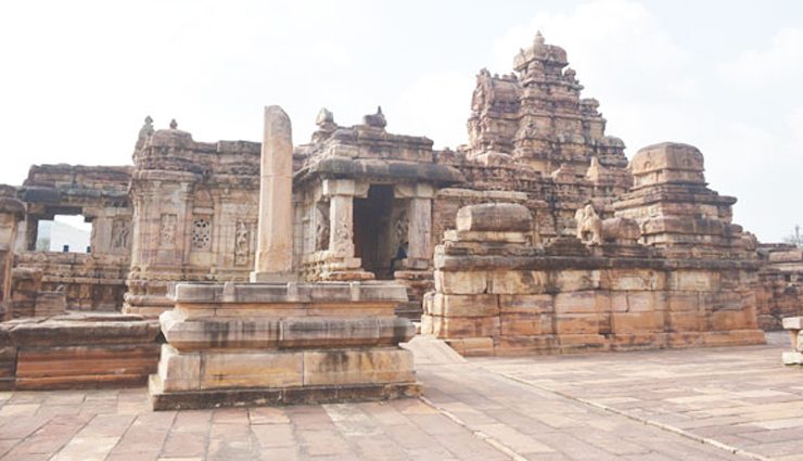 karnataka,tourist attractions in karnataka,places to visit in karnataka,bangalore and mysore palace,hampi and badami rocks,coorg and chikmagalur coffee,aihole and pattadakal monuments,melukote and bylakuppe town,belur and halebidu temples,gokarna and karwar beach