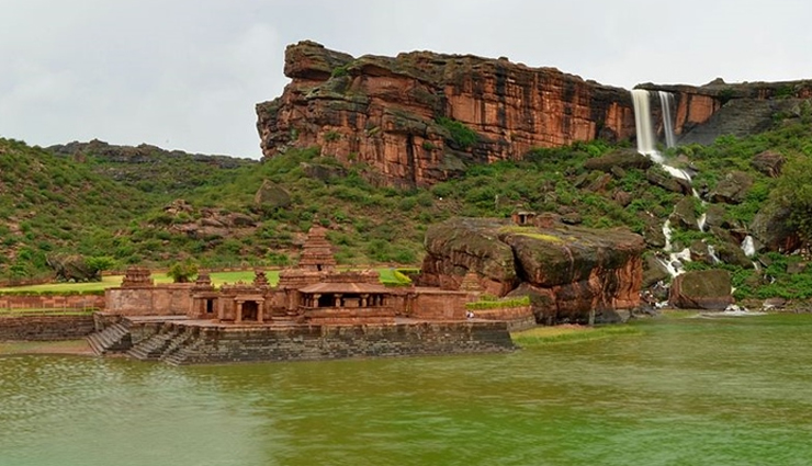 ancient temples of karnataka,karnataka,temples in karnataka,virupaksha temple,hampi,hoysaleswara temple,halebidu,chennakeshava temple,belur,vidyashankara temple,sringeri,bhutanatha temple,badami,durga temple,aihole,mallikarjuna temple,pattadakal