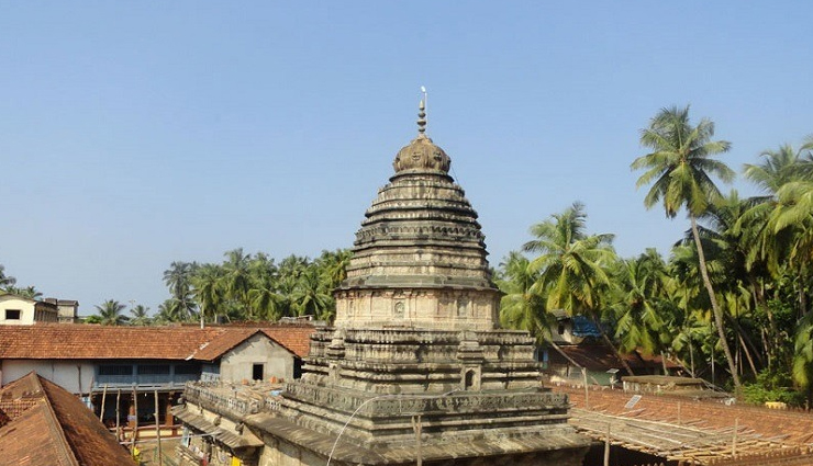 famous temples of karnataka,karnataka,kollur mookambika temple,dharmasthala manjunath temple,murudeshwar shiva temple,kukke subramanya temple,mahableshwar temple