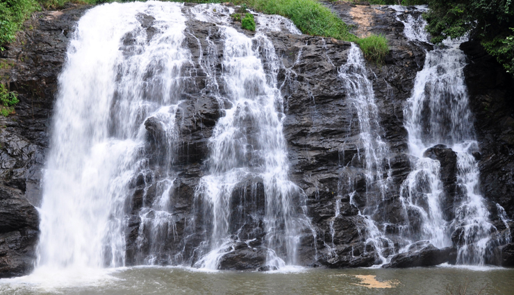 karnataka,places to explore in karnataka,bangalore palace,lal bagh,chamundeshwari temple,virupaksha temple,abbey falls,hoysaleswara temple,mahabaleshwar temple,tipu sultans summer palace