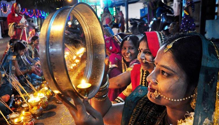 teej,karva chauth,vat purnima,onam,gangaur,raksha bandhan,krishna janmaashtami,ganesh chaturthi,navratri,vijayadashami,10 most celebrated festivals of india