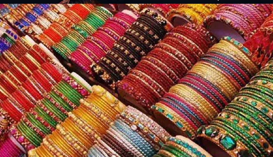 दिल्ली में कहां मिलती हैं सबसे सस्ती चूड़ियां? करवा चौथ 2025 की बजट फ्रेंडली शॉपिंग गाइड