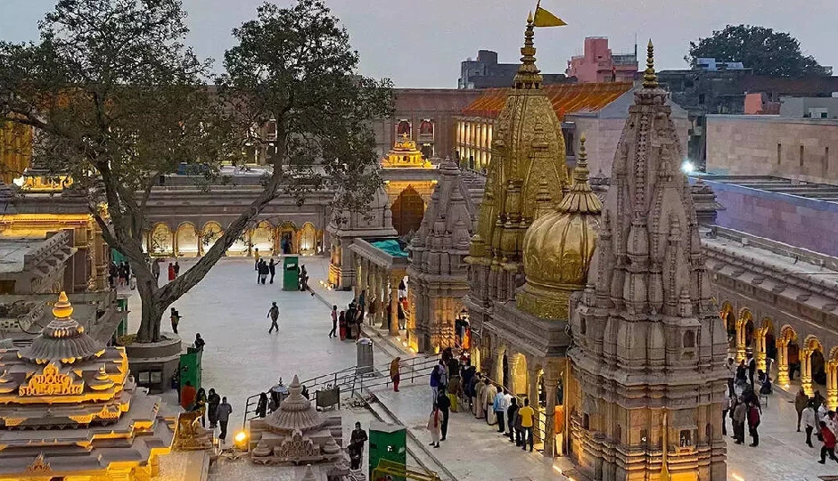 काशी विश्वनाथ मंदिर पहुंची सारा अली खान, फैंस के साथ शेयर की तस्वीरें; जानें कैसे होते हैं यहां के दर्शन और पूजा प्रक्रिया sara ali khan kashi vishwanath,kashi vishwanath temple darshan,mandir puja options,rudrabhishek temple booking,online temple registration,vip darshan kashi,shiva mandir visit,kashi travel guide,temple aarti timings,banaras mandir darshan