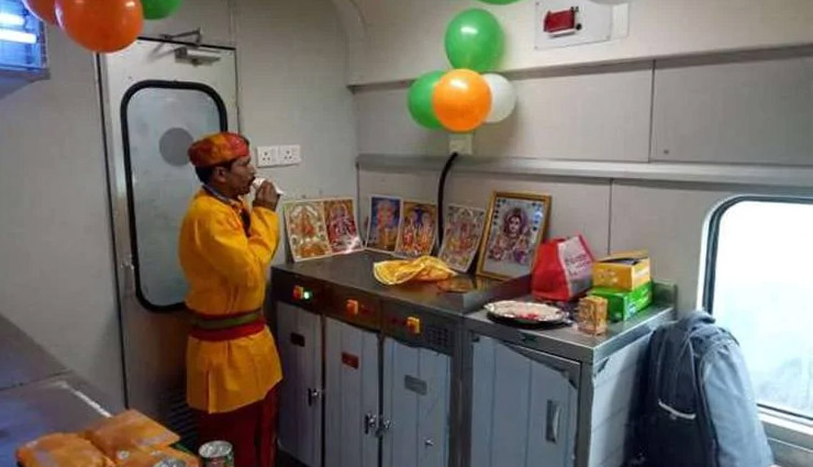 काशी-महाकाल एक्सप्रेस : शिफ्ट हुआ शिव का मंदिर, यहां मिली जगह