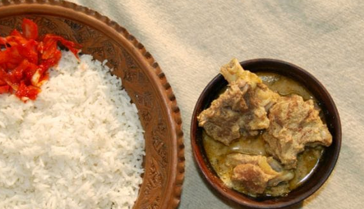 famous cuisine of kashmir,kashmir,rogan josh,goshtaba,dum aloo,kashmiri rajma,naat yakhni,kashmiri saag