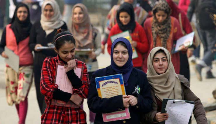 कश्मीर में आज से खुल जाएंगे सभी स्कूल, बढ़ाई सुरक्षा 